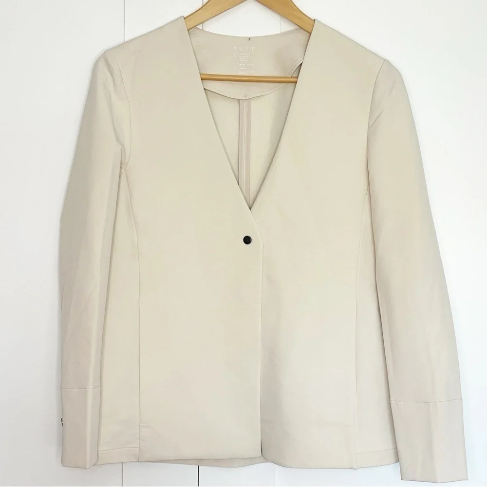 ADAY Strategy Blazer XS oat cream boxy jacket snap career Stretch Office neutral